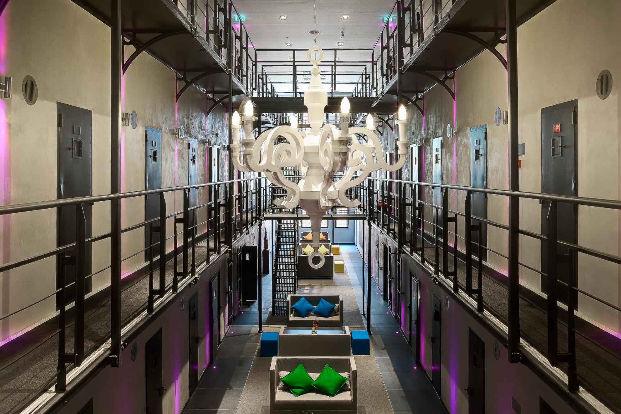 鲁尔蒙德 阿雷斯特之家酒店 外观 照片 The interior of the hotel