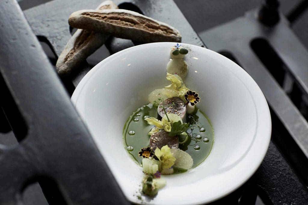 鲁尔蒙德 阿雷斯特之家酒店 外观 照片 A dish at Noma